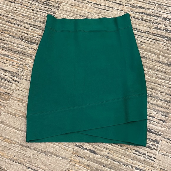 BCBG bodycon skirt - Picture 2 of 4